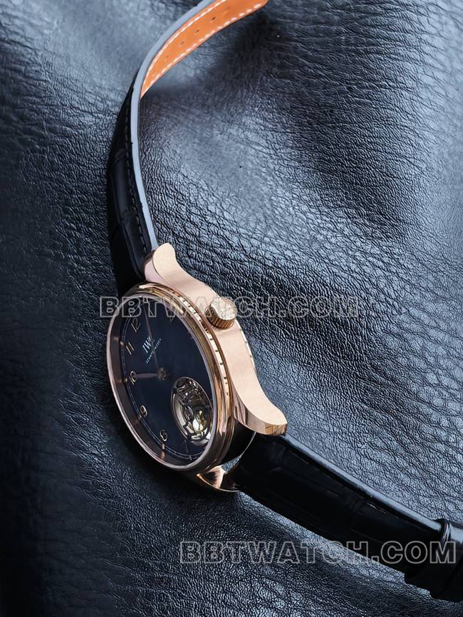 1:1复刻手表TUR厂万国葡萄牙玫瑰金蓝盘陀飞轮侧面实拍图