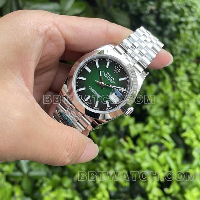 最佳复刻手表ERF厂劳力士日志绿盘3235机械41mm正面实拍图
