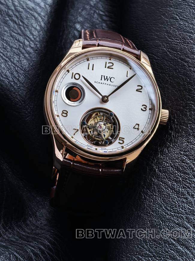 最佳复刻手表TUR厂万国葡萄牙玫瑰金白盘陀飞轮正面实拍图