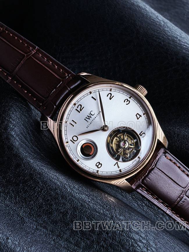 最佳复刻手表TUR厂万国葡萄牙玫瑰金白盘陀飞轮正面实拍图