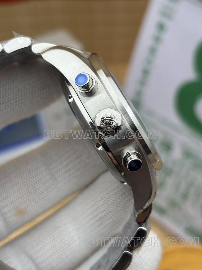 1:1复刻手表APS厂飞行员万国黑盘计时41mm侧面实拍图