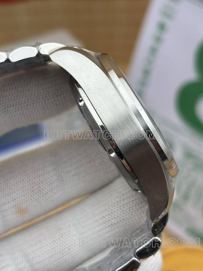 1:1复刻手表APS厂飞行员万国黑盘计时41mm侧面实拍图