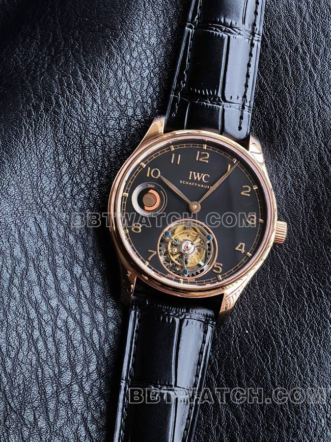 顶级复刻手表万国TUR厂葡萄牙玫瑰金黑盘陀飞轮正面实拍图