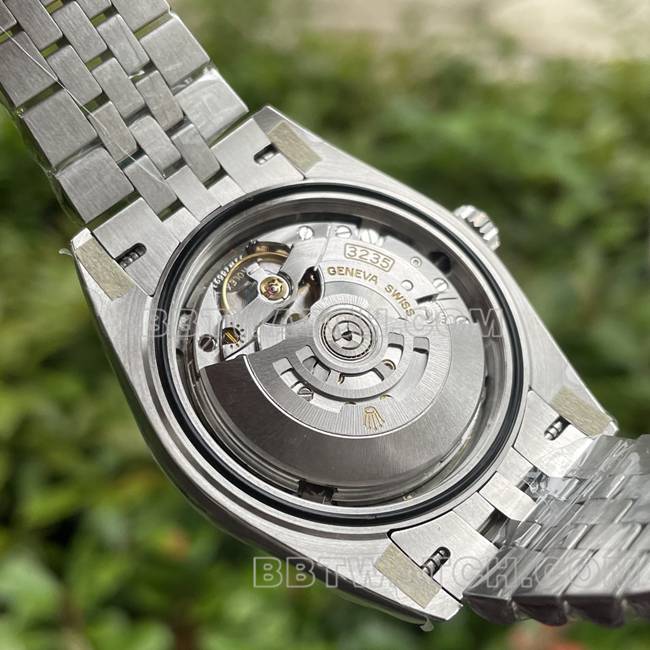 最佳复刻手表ERF厂劳力士日志绿盘3235机械41mm背面实拍图