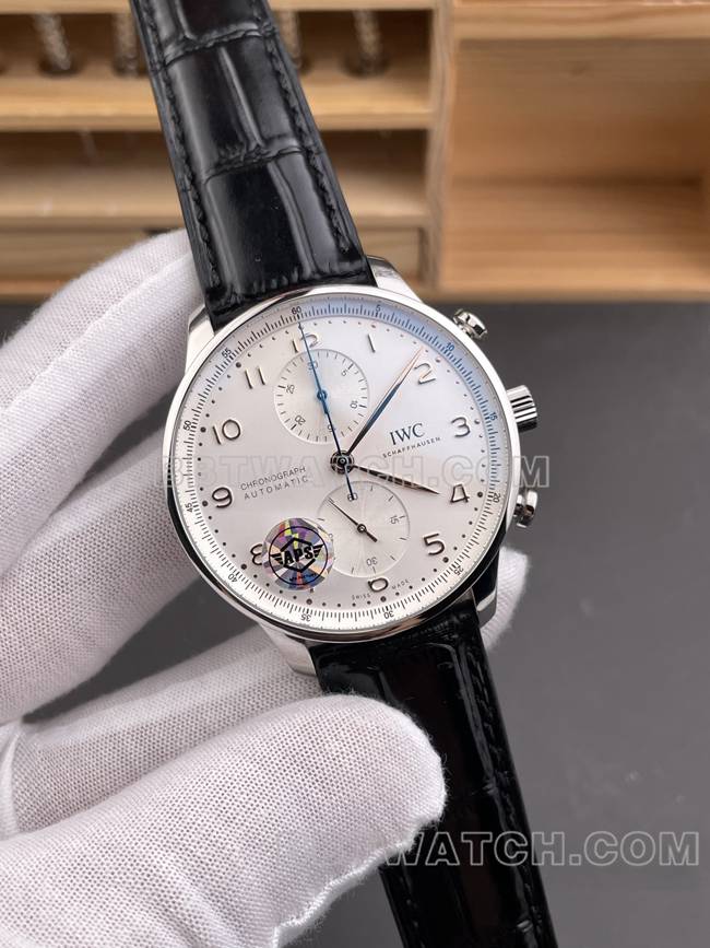 1:1复刻手表葡萄牙APS厂万国银白盘金针正面实拍图