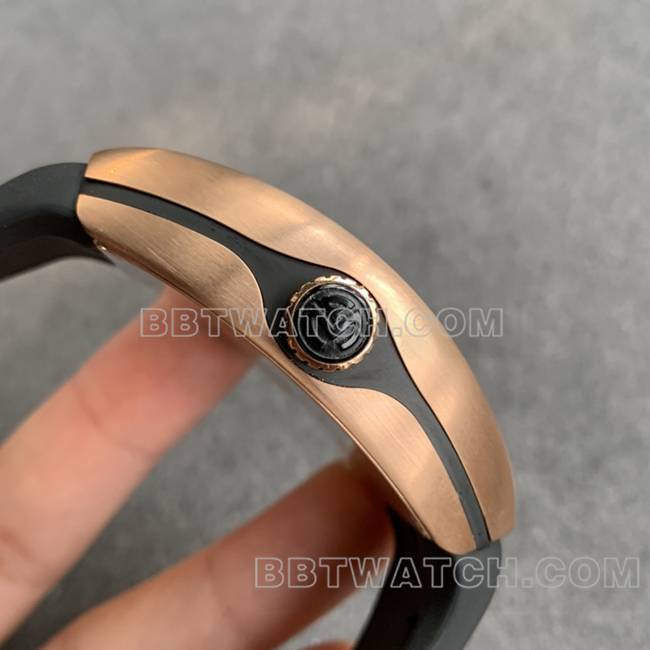 法兰克穆勒ABF厂顶级复刻手表V45黑盘金壳皮革表带侧面实拍图