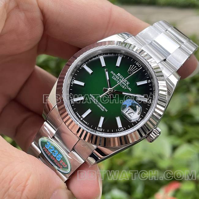 顶级复刻手表日志ERF厂劳力士绿盘3235机械41mm正面实拍图