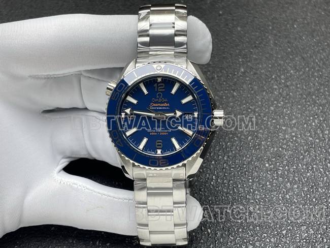 顶级复刻手表VS厂海马蓝盘8800机械39.5mm正面实拍图