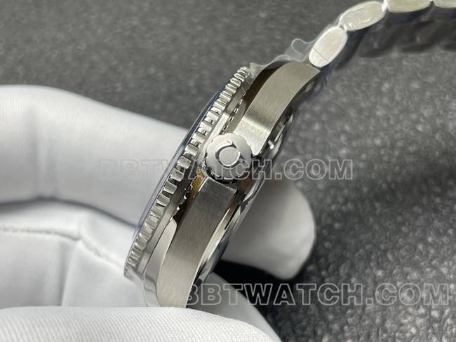 顶级复刻手表VS厂海马蓝盘8800机械39.5mm侧面实拍图