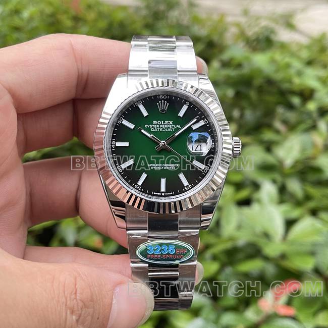 顶级复刻手表日志ERF厂劳力士绿盘3235机械41mm正面实拍图