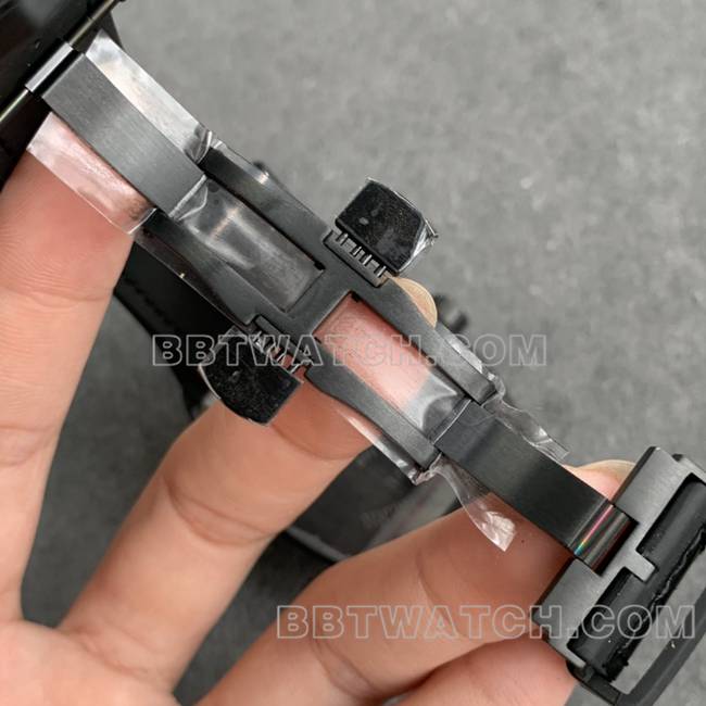 法兰克穆勒ABF厂最优复刻手表V45黑盘黑壳皮革表带表扣实拍图