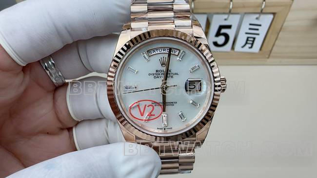 超级克隆手表VS厂劳力士星期日历贝母盘玫瑰金钢带正面实拍图
