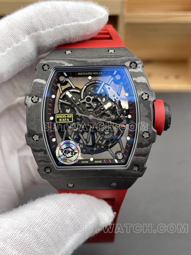 最优复刻手表APS厂理查德米勒碳纤维红圈RM35-02正面实拍图