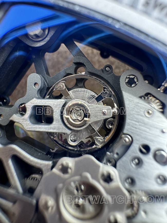 最优复刻手表APS厂理查德米勒碳纤维红圈RM35-02机芯实拍图