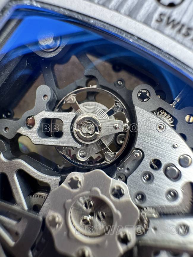 最优复刻手表APS厂理查德米勒碳纤维红圈RM35-02机芯实拍图