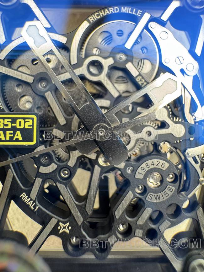最优复刻手表APS厂理查德米勒碳纤维红圈RM35-02机芯实拍图