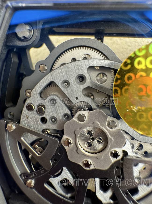 最优复刻手表APS厂理查德米勒碳纤维红圈RM35-02机芯实拍图