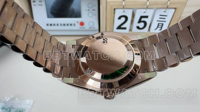 超级克隆手表VS厂劳力士星期日历贝母盘玫瑰金钢带背面实拍图