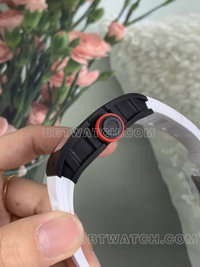 超级克隆APS厂理查德米勒碳纤维白色橡胶表带RM055侧面实拍图