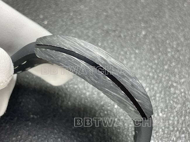 法兰克穆勒ABF厂最佳复刻手表V45黑盘黑壳皮革表带侧面实拍图