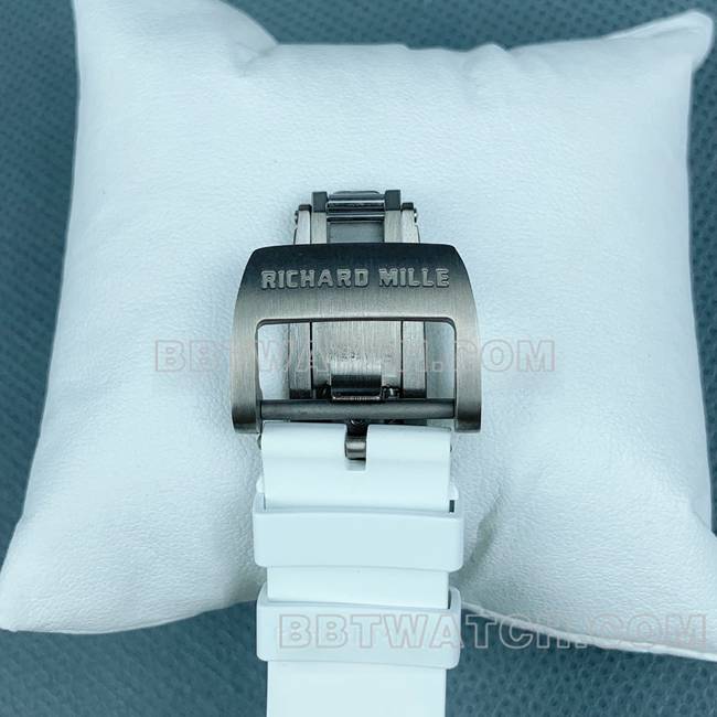 1:1复刻手表APS厂理查德米勒碳纤维白色橡胶表带RM35-02表扣实拍图