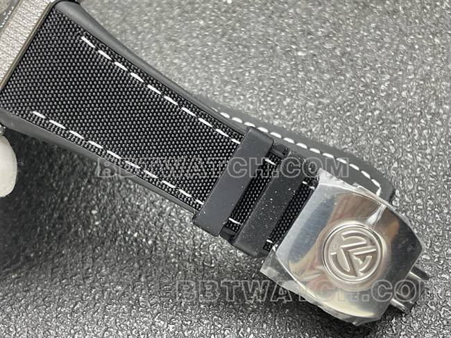 法兰克穆勒1:1复刻手表ABF厂V45黑盘钻壳皮革表带表带实拍图