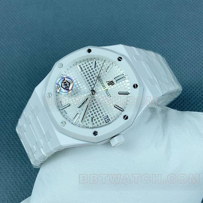 最优复刻手表皇家橡树APS厂爱彼银盘白陶瓷15500正面实拍图