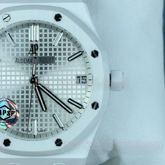 最优复刻手表皇家橡树APS厂爱彼银盘白陶瓷15500正面实拍图