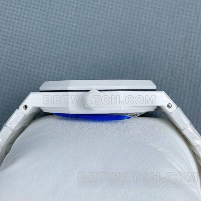 最优复刻手表皇家橡树APS厂爱彼银盘白陶瓷15500侧面实拍图