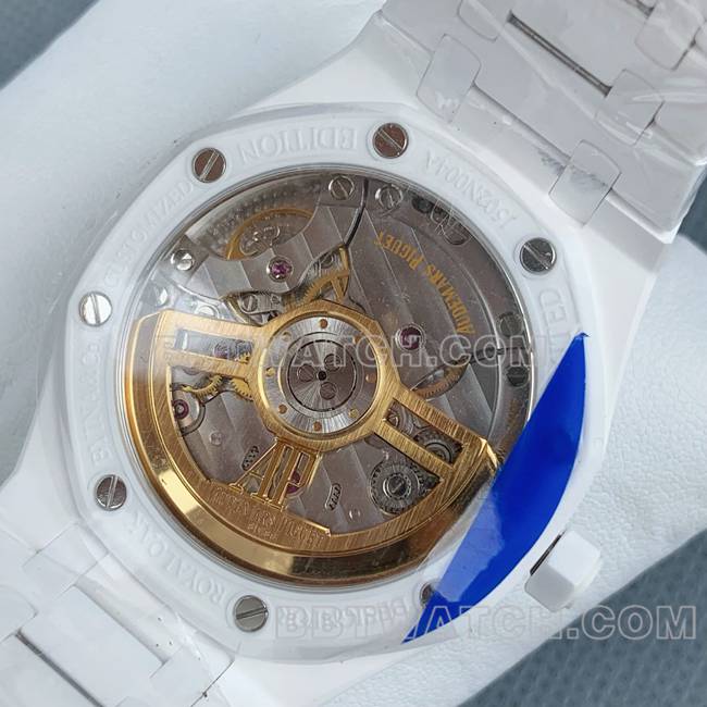 最优复刻手表皇家橡树APS厂爱彼银盘白陶瓷15500背面实拍图