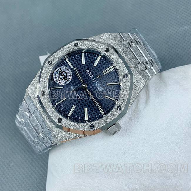 1:1复刻手表皇家橡树APS厂爱彼蓝盘霜金15410正面实拍图