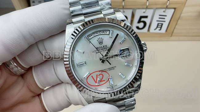 最佳复刻手表VS厂劳力士星期日历贝母盘钢带正面实拍图