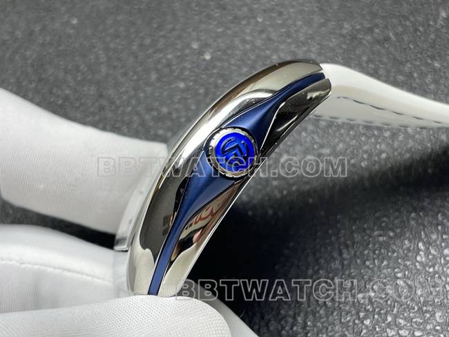 1:1复刻手表V45法兰克穆勒ABF厂白盘白色皮革表带侧面实拍图