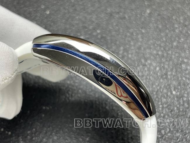 1:1复刻手表V45法兰克穆勒ABF厂白盘白色皮革表带侧面实拍图