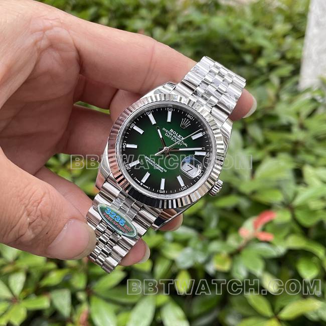 最优复刻手表日志ERF厂劳力士绿盘3235机械41mm正面实拍图