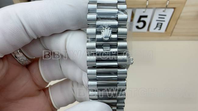 最佳复刻手表VS厂劳力士星期日历贝母盘钢带表带实拍图