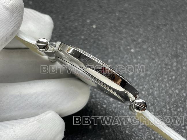 顶级复刻手表法兰克穆勒石英ABF厂黑盘钻圈白色皮革表带侧面实拍图