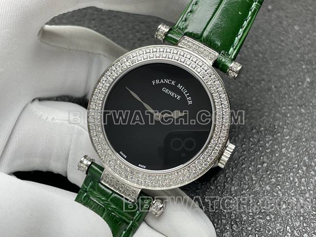 最优复刻手表法兰克穆勒石英ABF厂黑盘钻圈绿色皮革表带正面实拍图