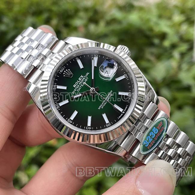 最优复刻手表日志ERF厂劳力士绿盘3235机械41mm正面实拍图