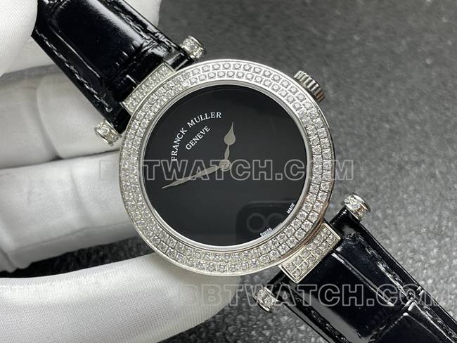 1:1复刻手表法兰克穆勒石英ABF厂黑盘钻圈黑色皮革表带正面实拍图