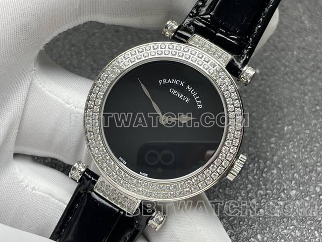 1:1复刻手表法兰克穆勒石英ABF厂黑盘钻圈黑色皮革表带正面实拍图