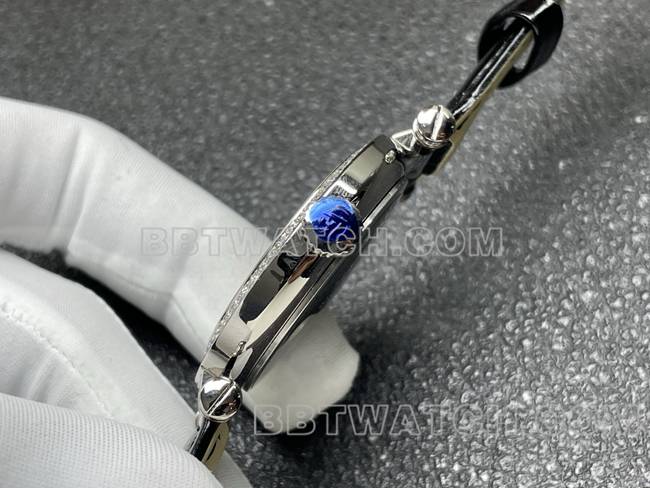 1:1复刻手表法兰克穆勒石英ABF厂黑盘钻圈黑色皮革表带侧面实拍图