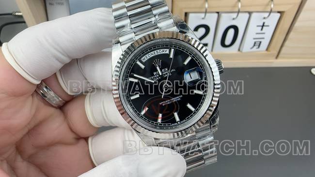顶级复刻手表劳力士VS厂星期日历黑盘钢带正面实拍图