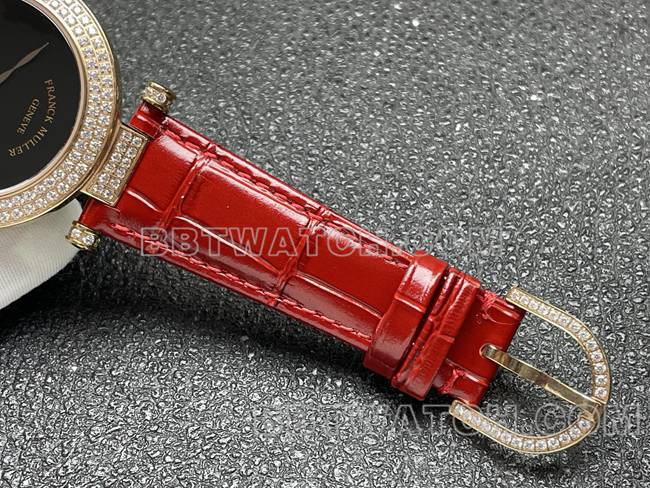 最佳复刻手表法兰克穆勒石英ABF厂黑盘金钻圈红色皮革表带表带实拍图