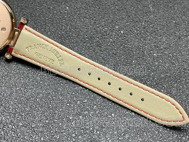 最佳复刻手表法兰克穆勒石英ABF厂黑盘金钻圈红色皮革表带表带实拍图