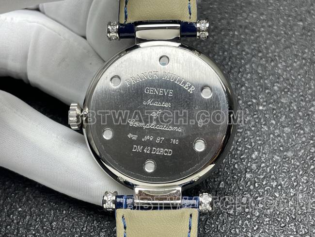 法兰克穆勒1:1复刻手表石英ABF厂钻盘钻圈蓝色皮革表带背面实拍图