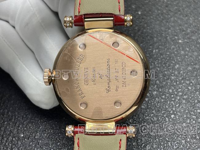 法兰克穆勒最佳复刻手表石英ABF厂钻盘金钻圈红色皮革表带背面实拍图
