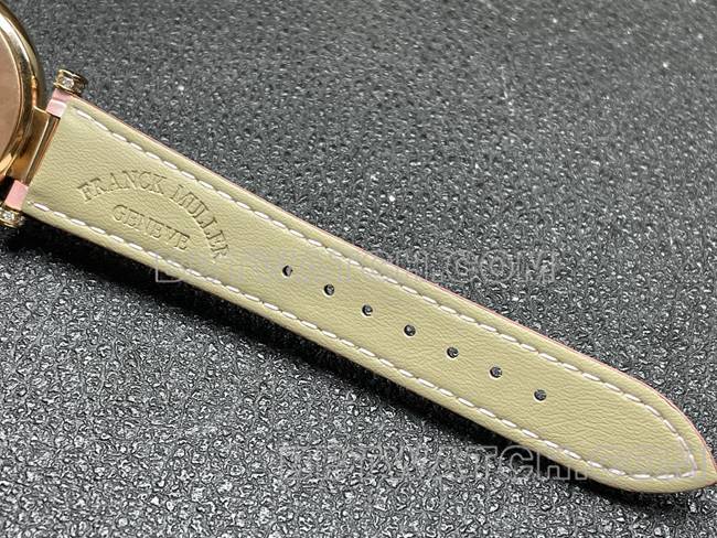 法兰克穆勒石英顶级复刻手表ABF厂钻盘金钻圈粉色皮革表带表带实拍图