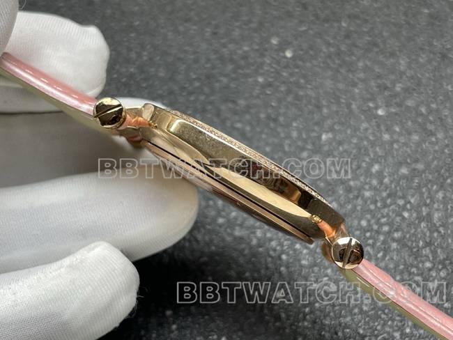 法兰克穆勒石英顶级复刻手表ABF厂钻盘金钻圈粉色皮革表带侧面实拍图