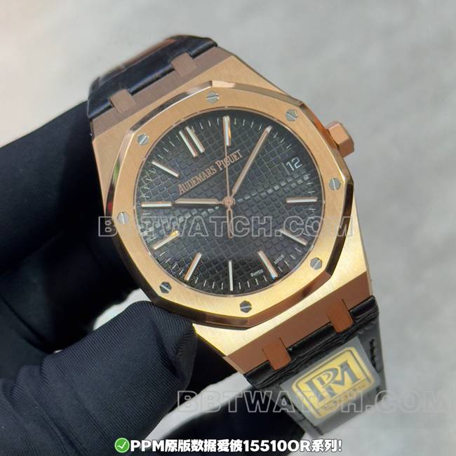 顶级复刻手表PPM厂皇家橡树爱彼黑盘玫瑰金皮革表带正面实拍图